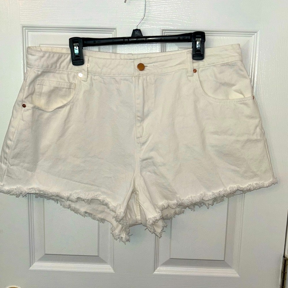 JustFab Cream Frayed Hem Denim Shorts